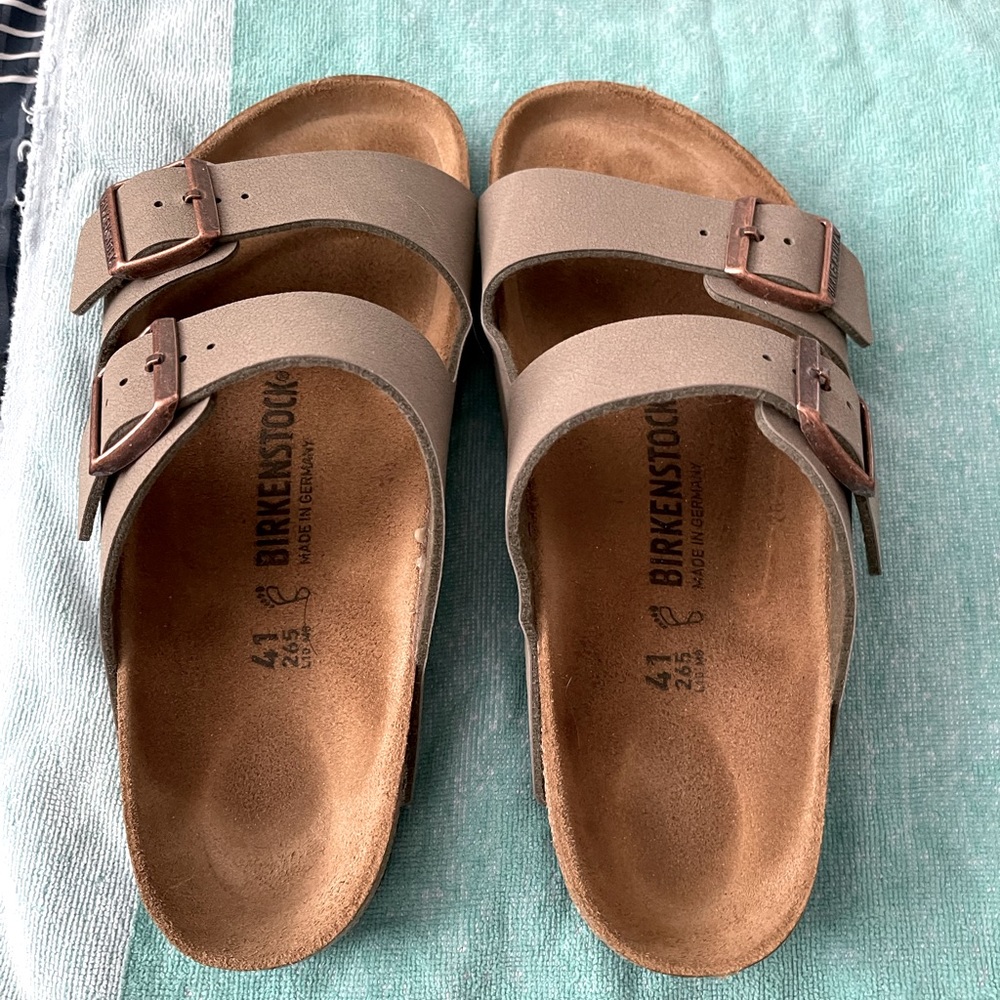 Like New Arizona Birkenstocks